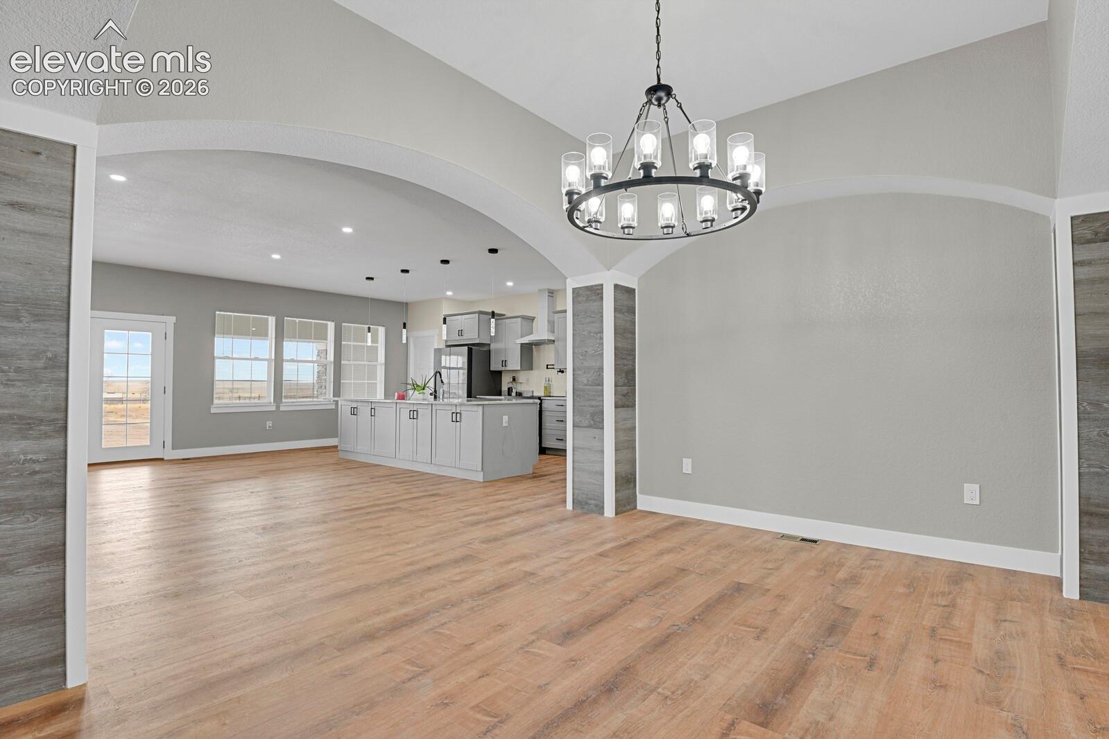 Listing photo 11 for 2015 N Ellicott Highway