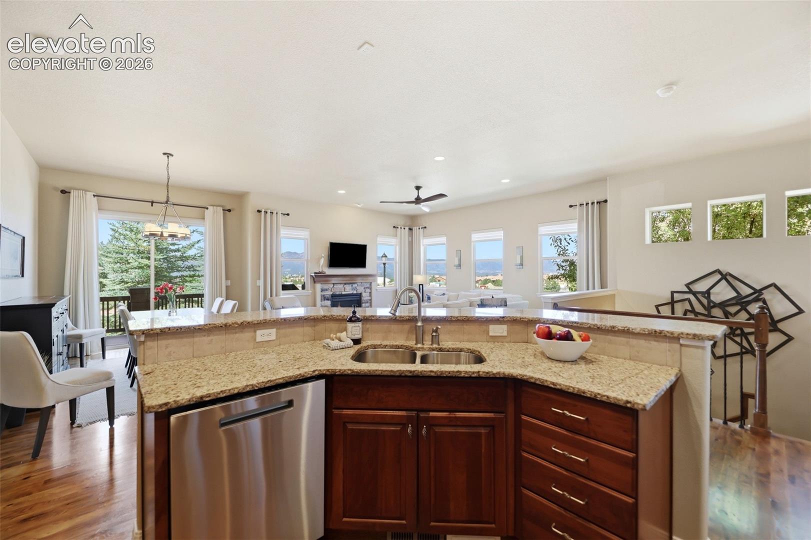 Listing photo 13 for 2415 Veneto Way