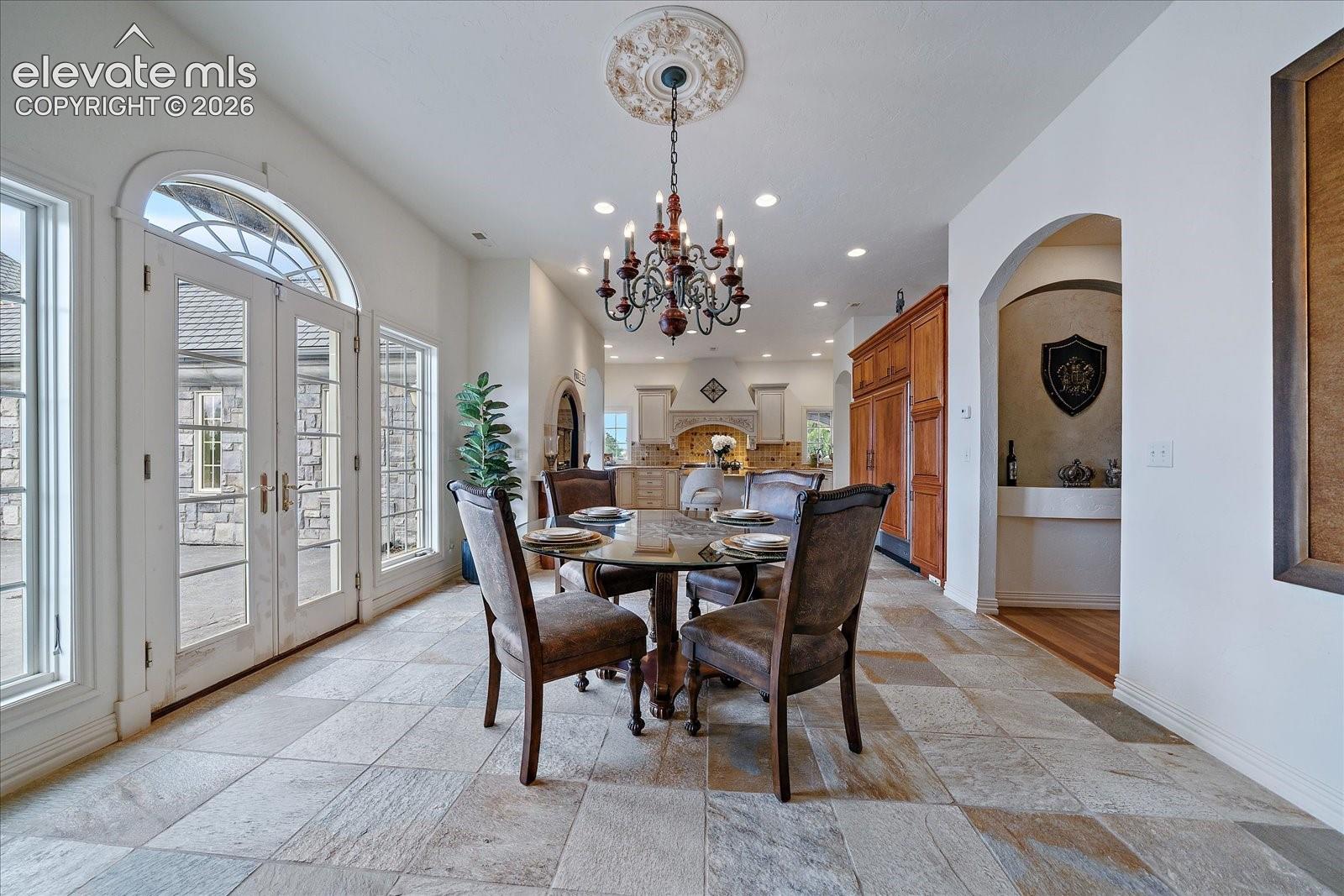 Listing photo 6 for 1175 Castle Pointe Drive