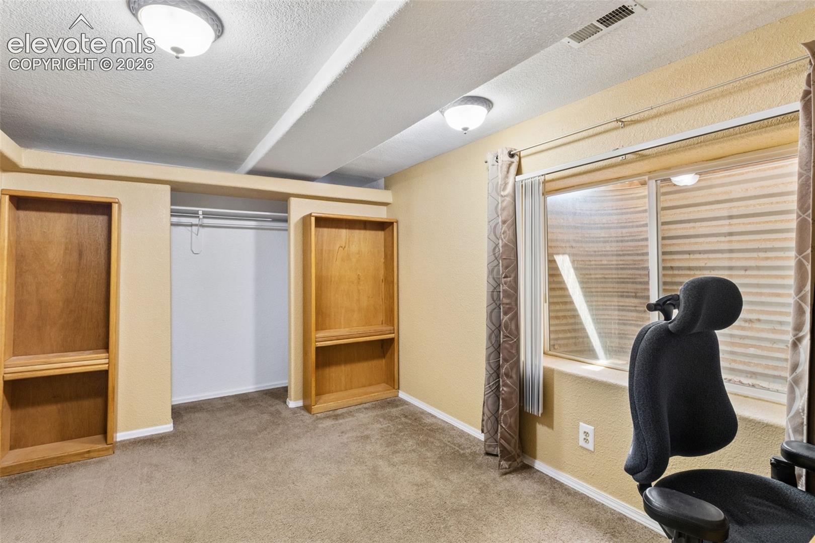 Listing photo 28 for 703 N Canvas Drive