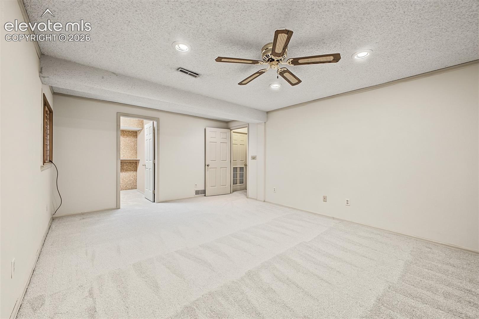 Listing photo 19 for 8430 Sassafras Drive