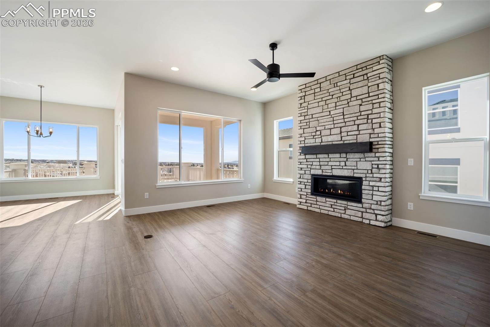 Listing photo 4 for 12323 Mionetto Court
