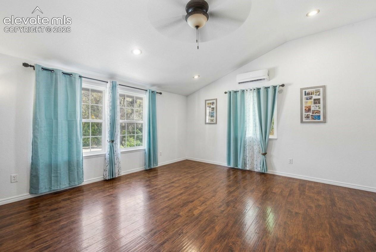 Listing photo 2 for 7409 Colonial Drive
