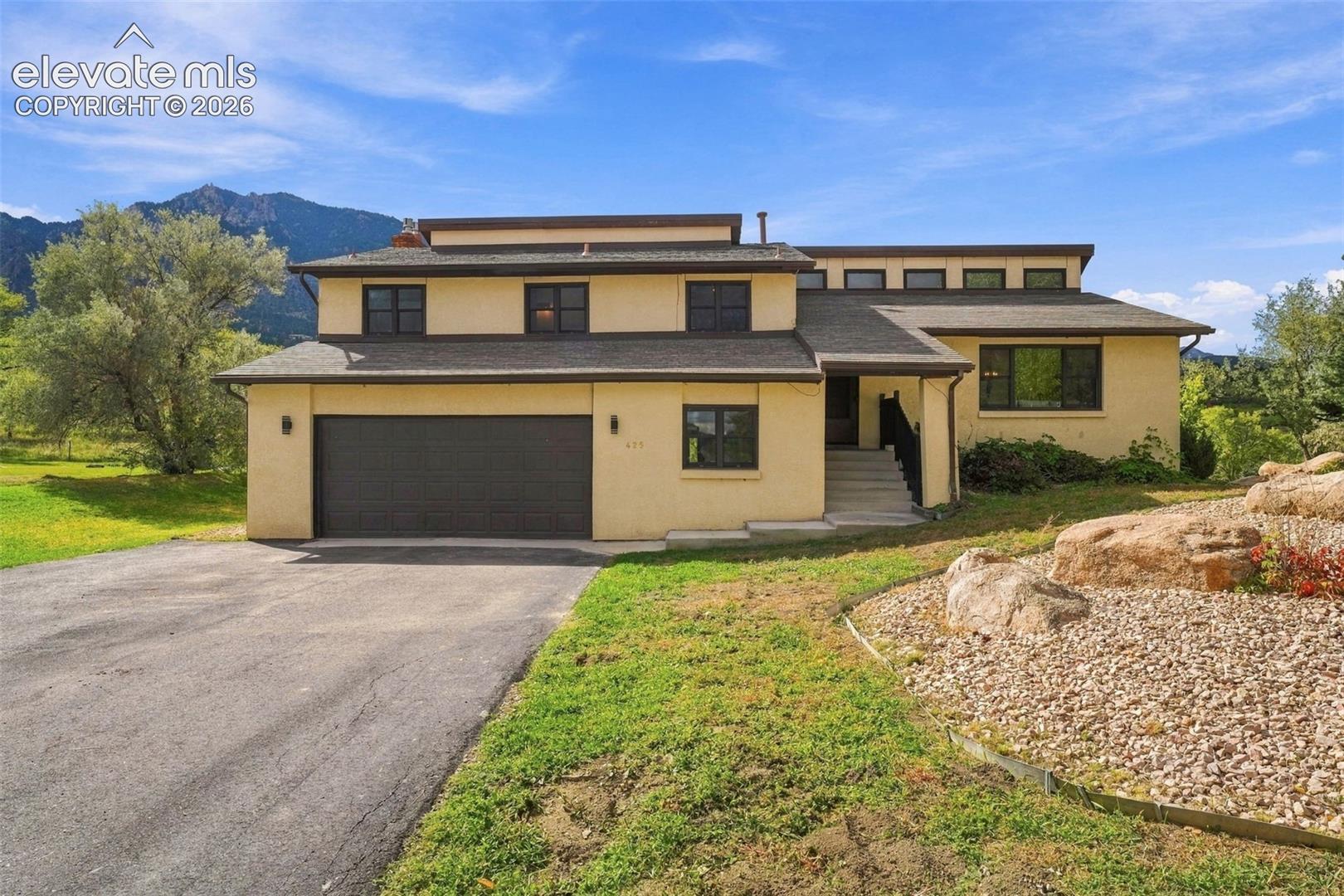 425 Roxbury Circle