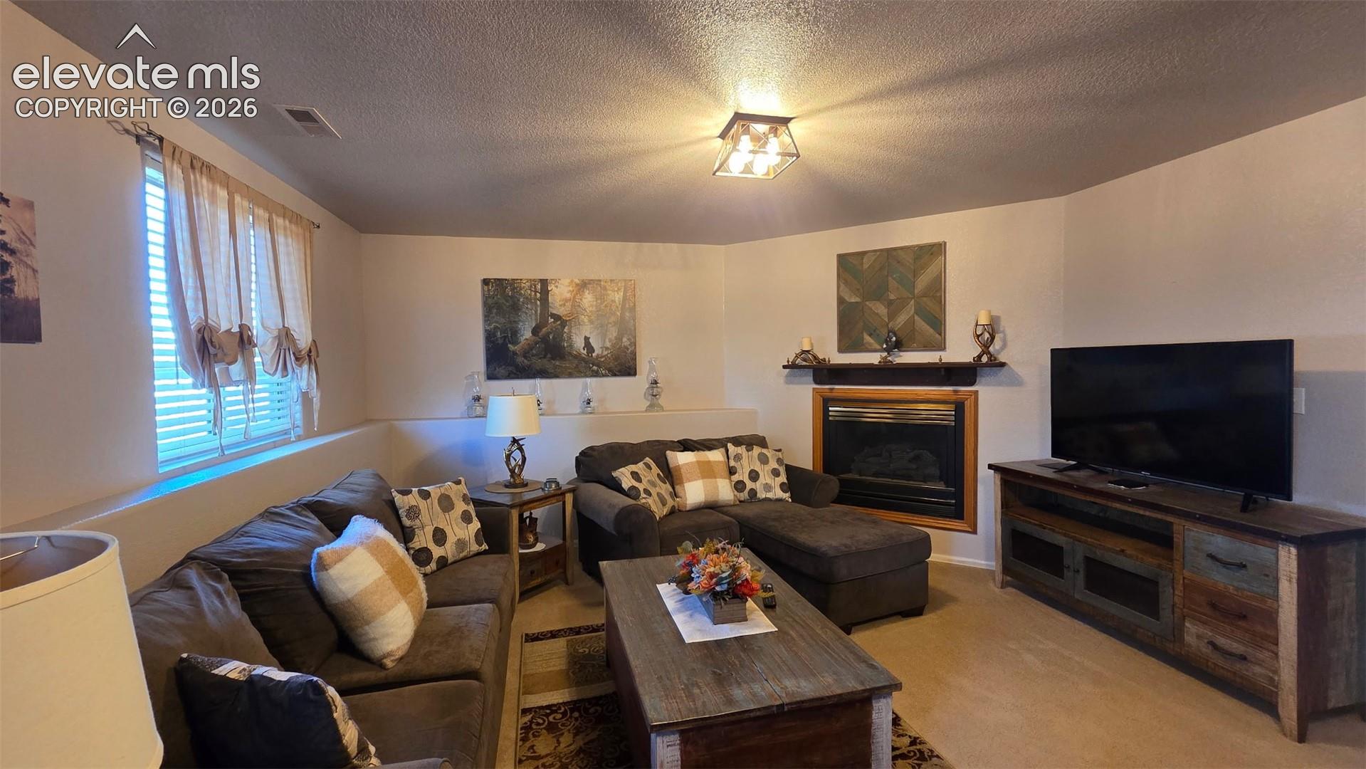 Listing photo 20 for 480 S Tejon Avenue