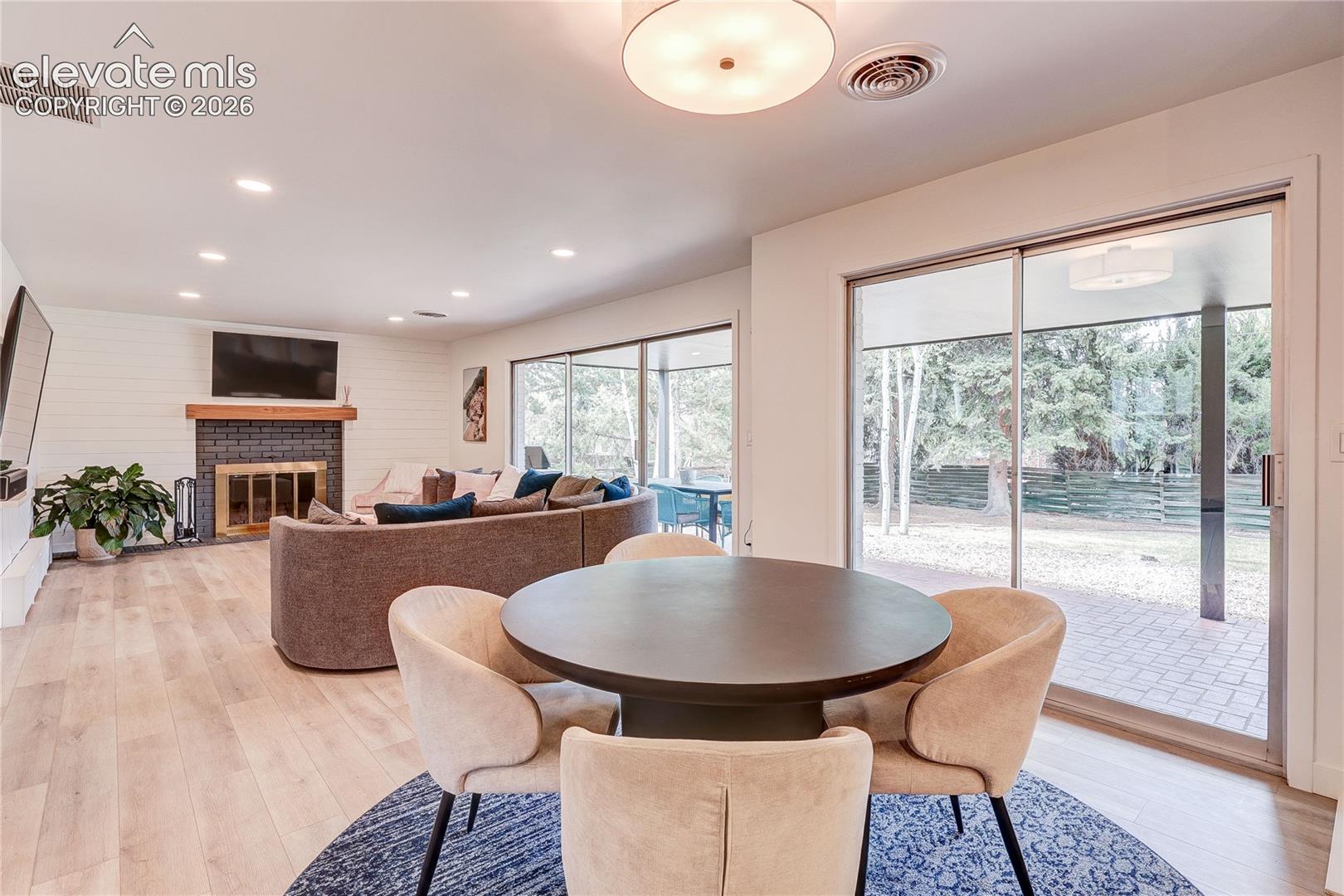 Listing photo 19 for 3981 S Hillcrest Drive