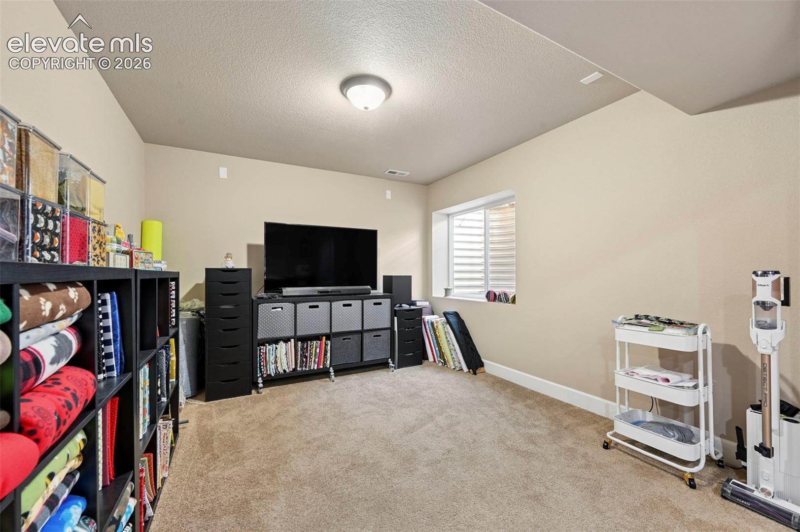 Listing photo 21 for 10484 Mile Post Loop