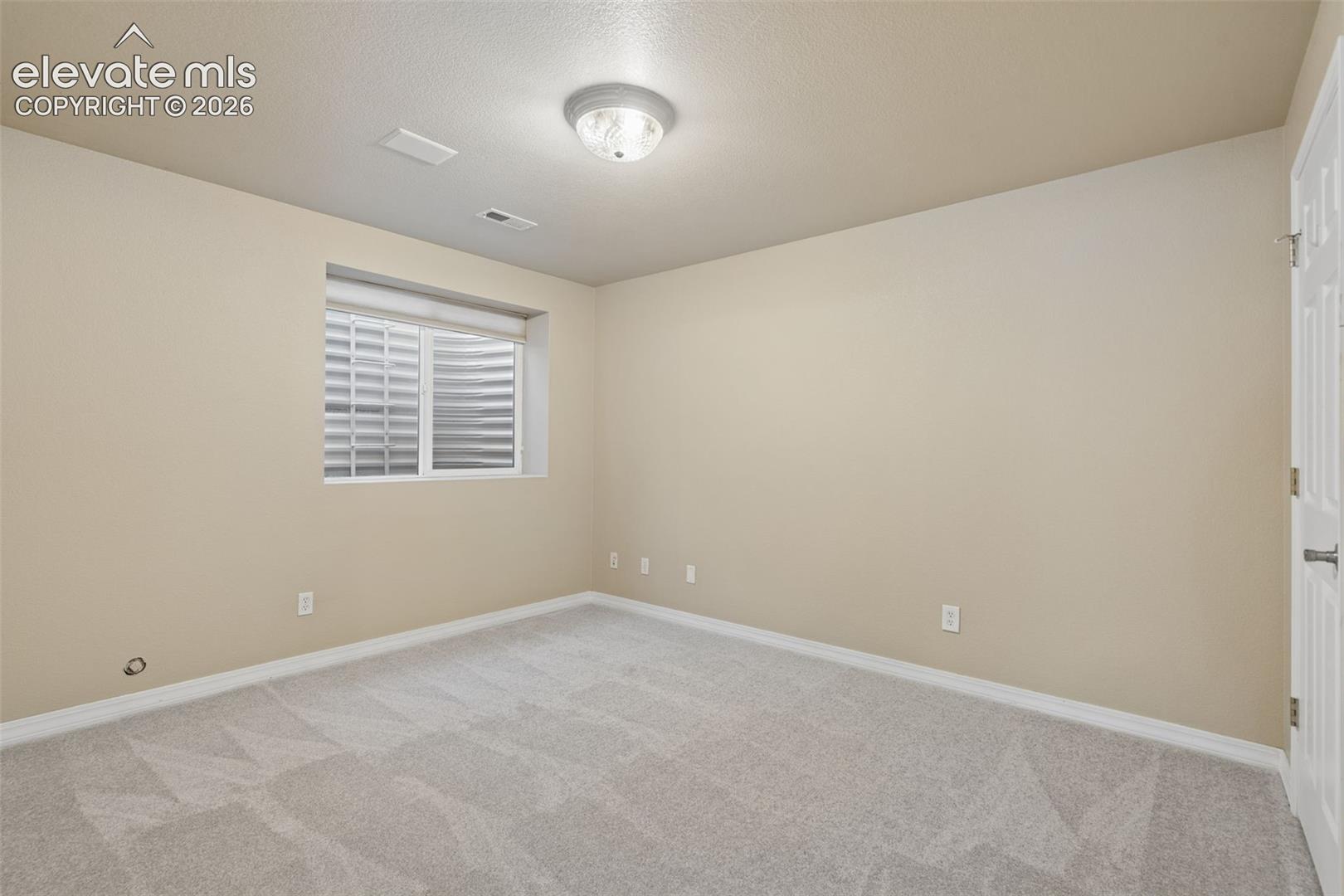 Listing photo 47 for 147 Metcalf Lane