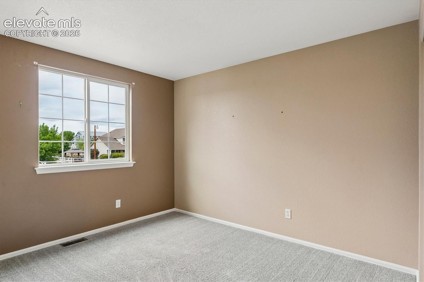 Listing photo 20 for 7765 Midnight Road