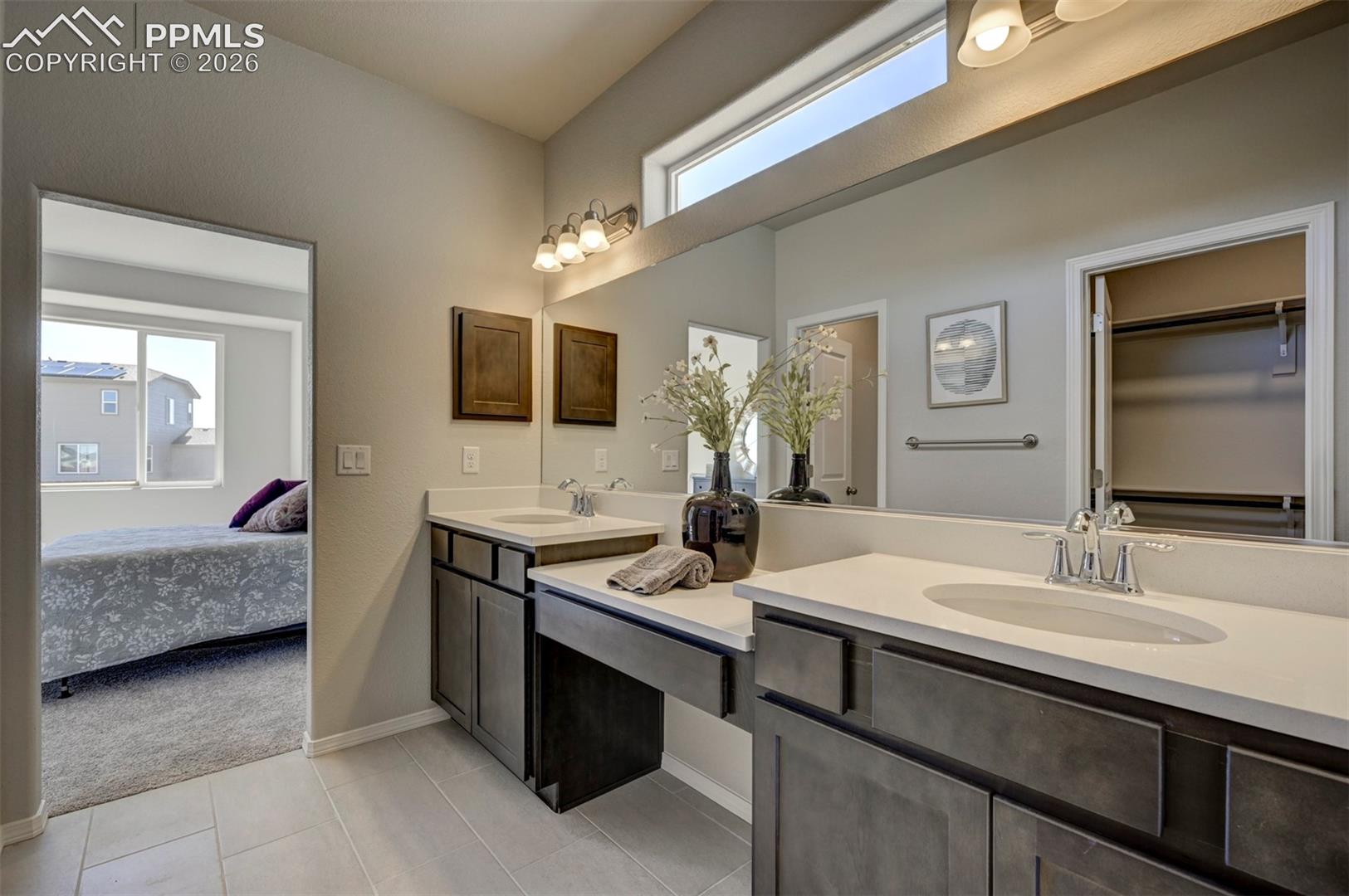 Listing photo 14 for 13051 Monument Vista Drive