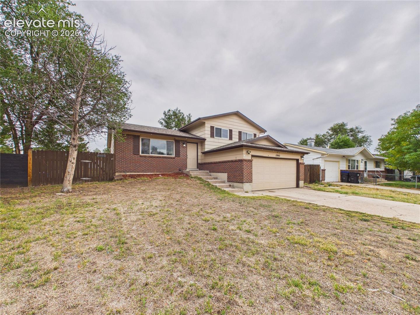 Listing photo 29 for 1945 Mineola Street