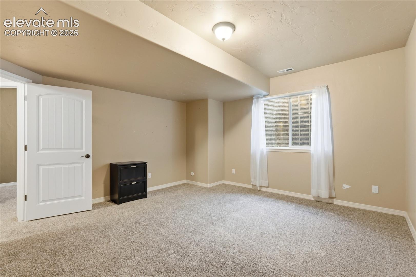 Listing photo 39 for 1908 Turnbull Drive