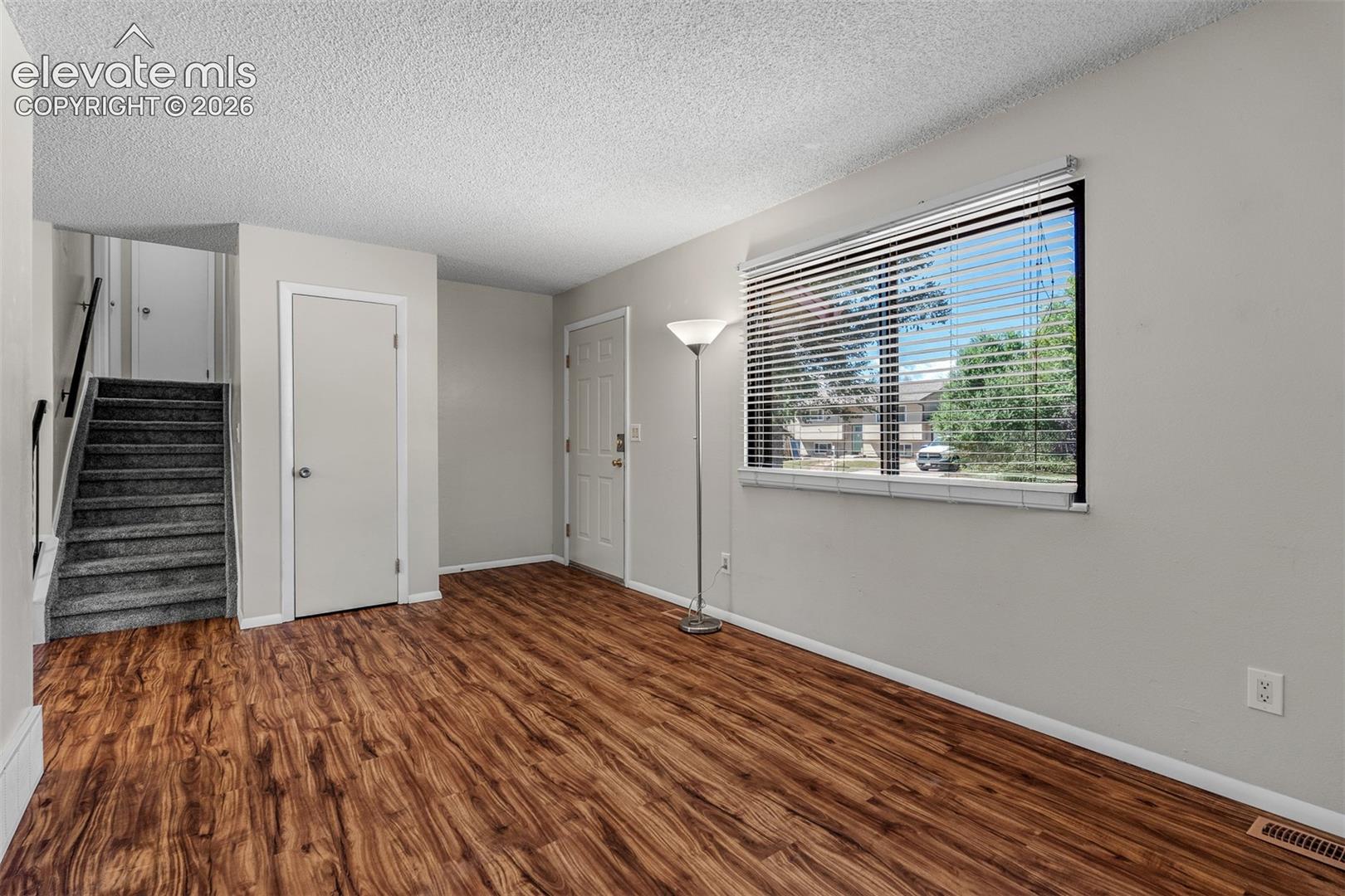 1675 Mineola Street, photo 4