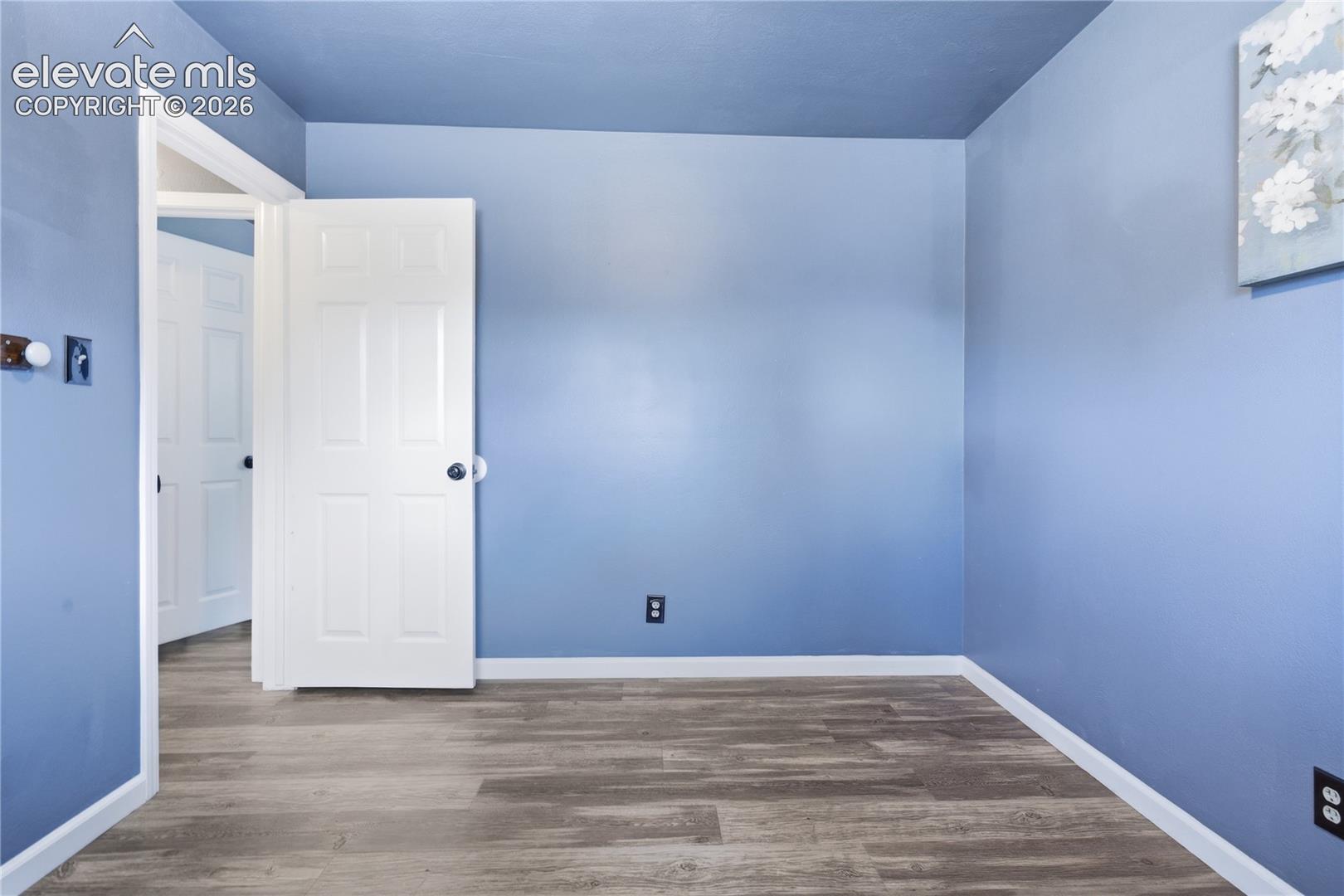 Listing photo 14 for 213 Jasper Drive