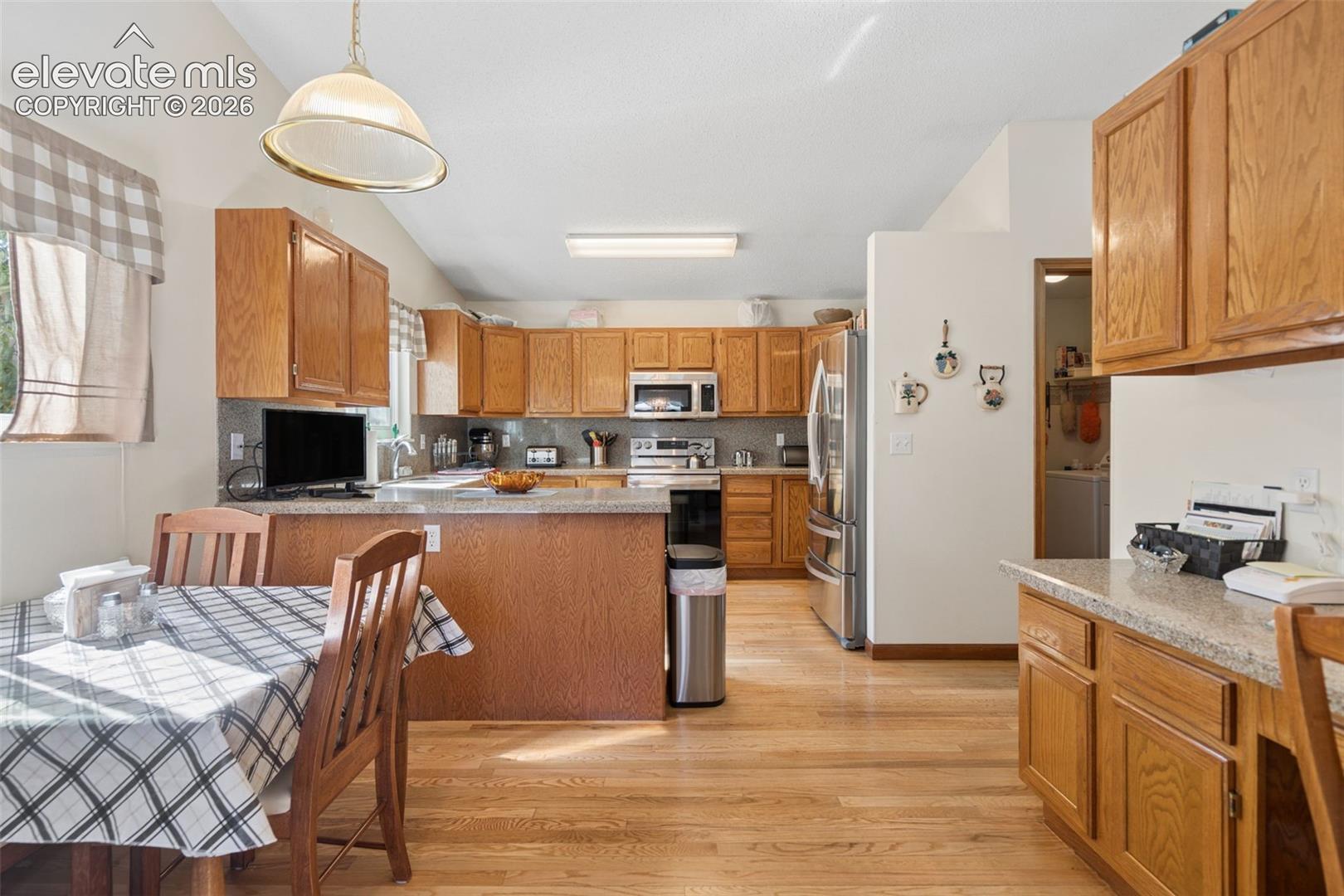 Listing photo 18 for 425 Fleming Street