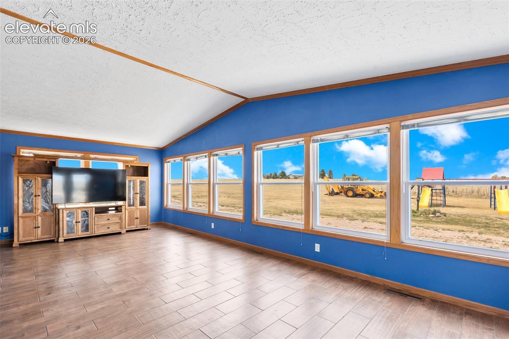 Listing photo 12 for 1350 S Calhan Highway