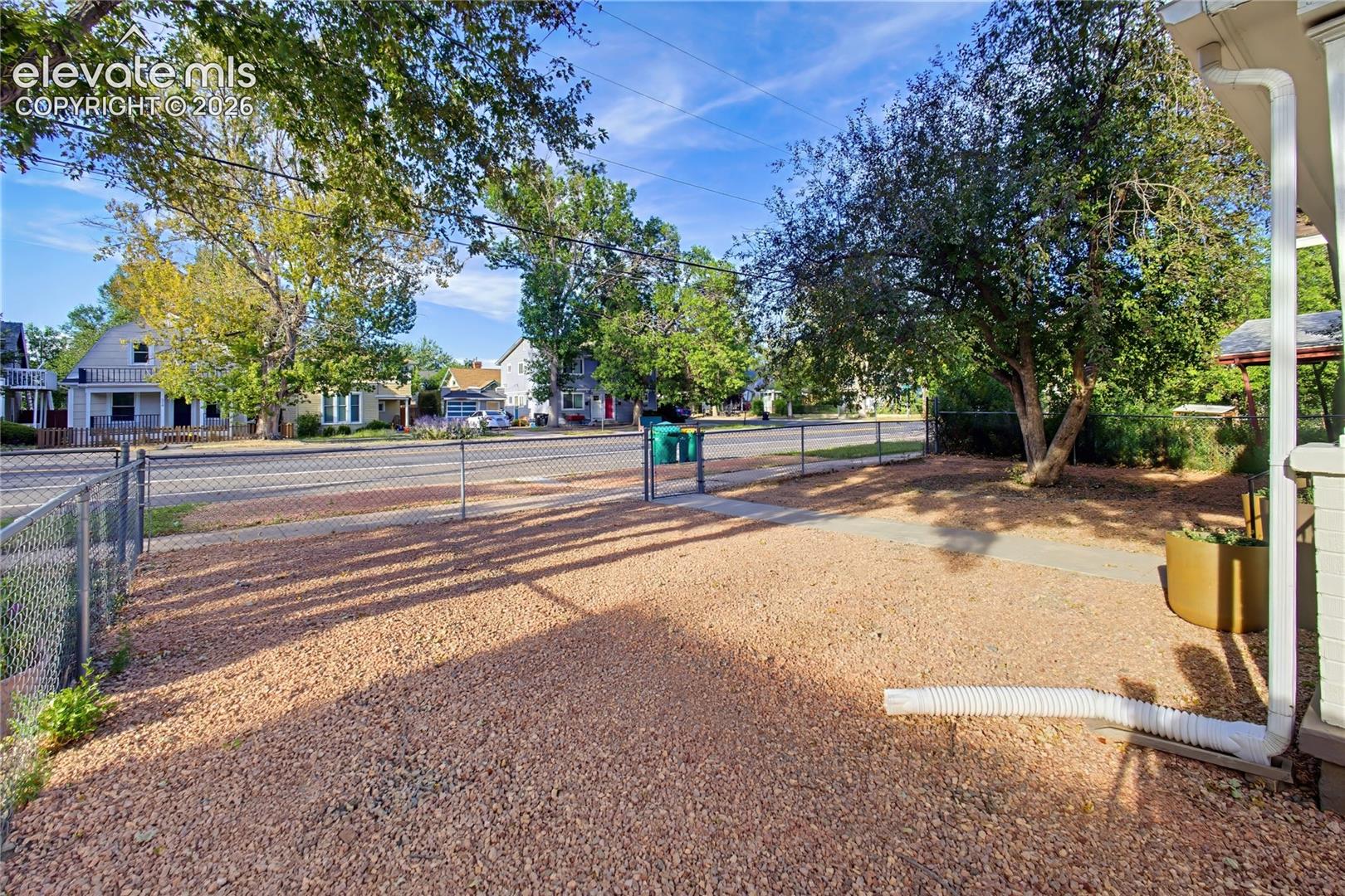 Listing photo 36 for 621 E Cache La Poudre Street