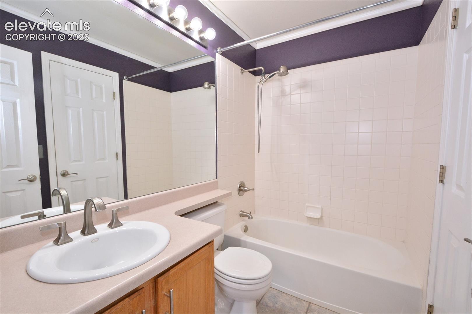 Listing photo 11 for 2040 Fairweather Way
