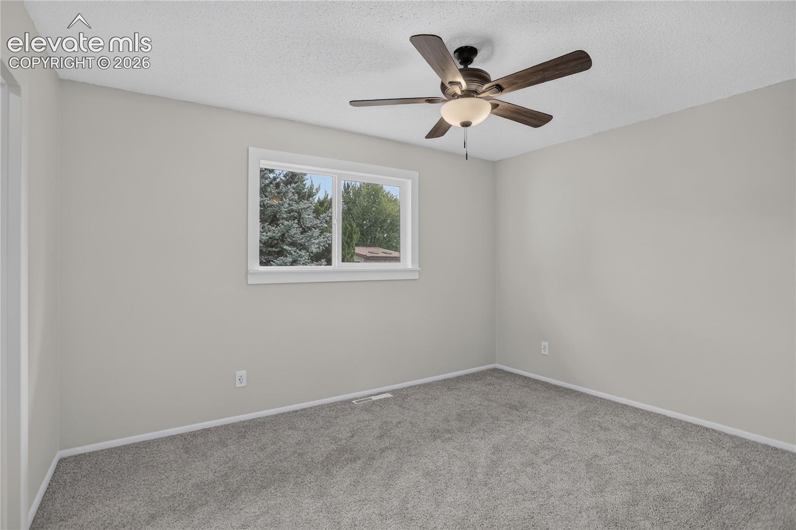 Listing photo 11 for 4619 Sprucewood Drive