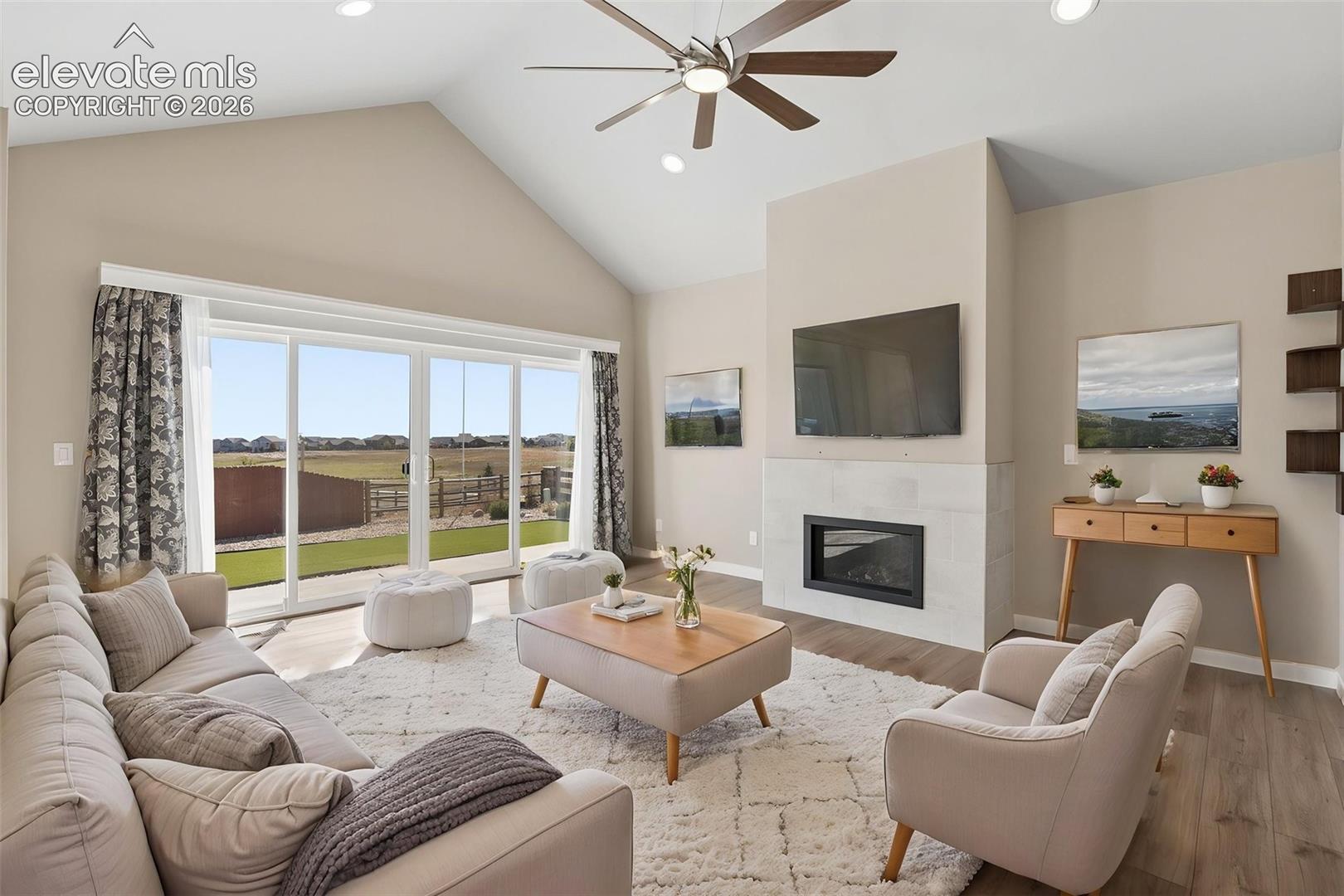 Listing photo 6 for 13107 Parkland Drive
