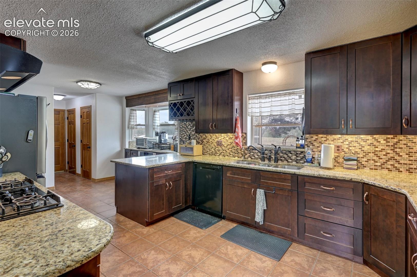 Listing photo 12 for 8170 Valli-Farm Road