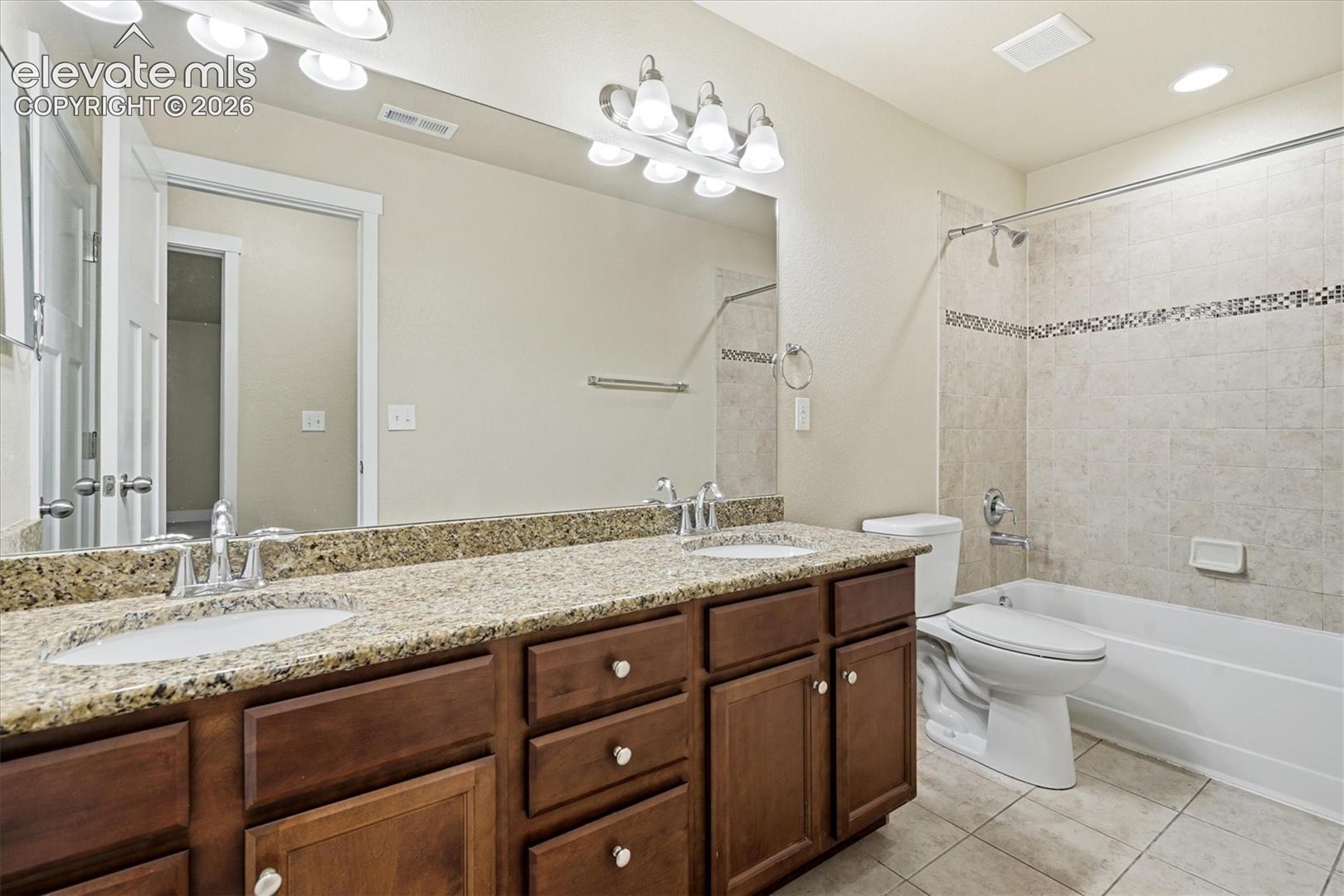 Listing photo 32 for 7384 Bonterra Lane