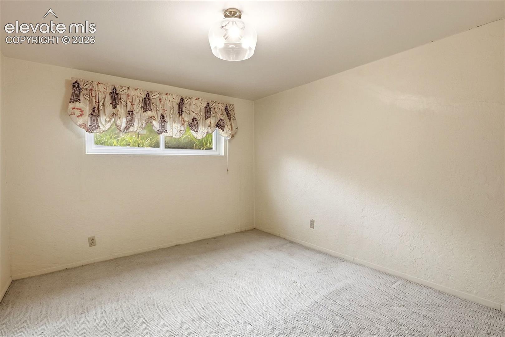 Listing photo 28 for 1442 Bellaire Drive
