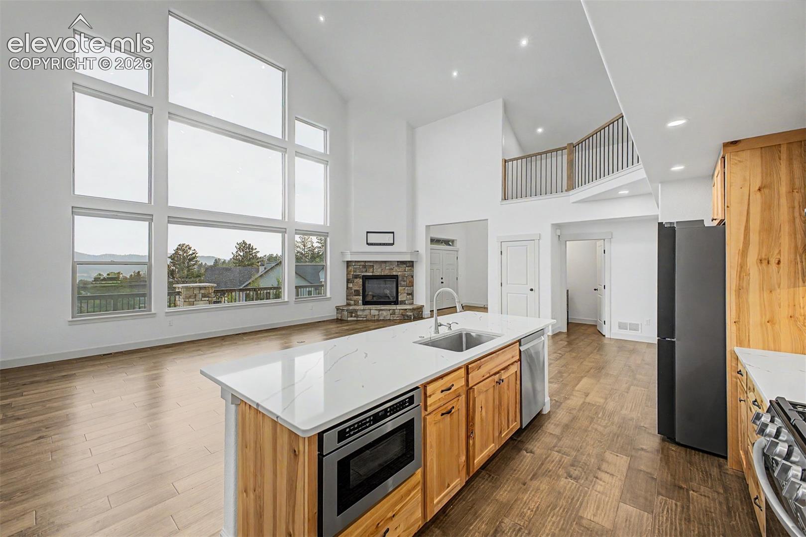 Listing photo 11 for 1015 Locklin Way