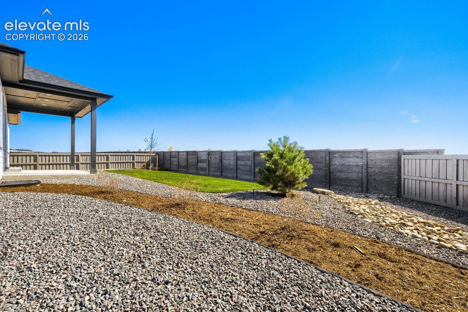 Listing photo 25 for 8653 Palo Alto Way