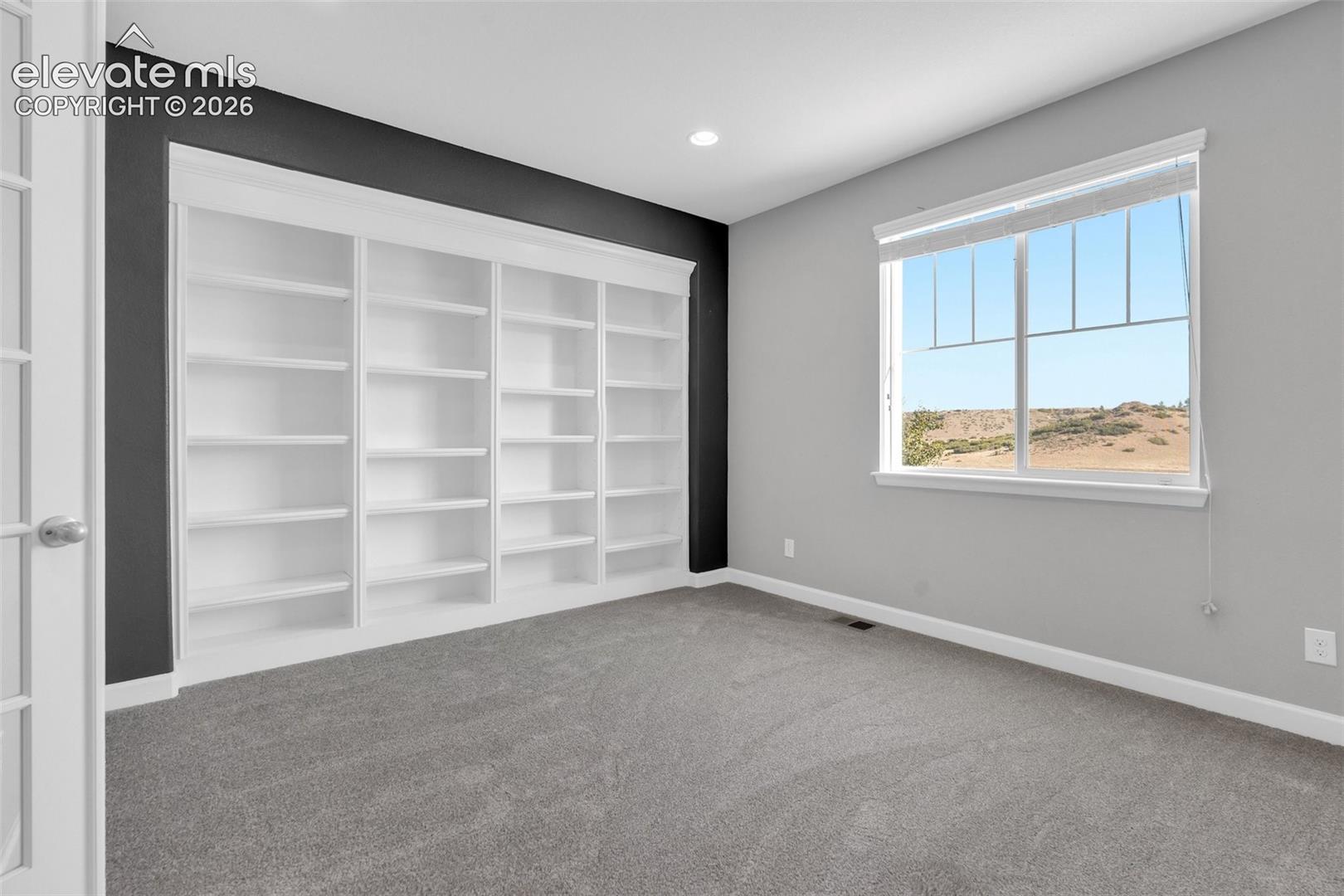Listing photo 14 for 5728 Clover Ridge Circle