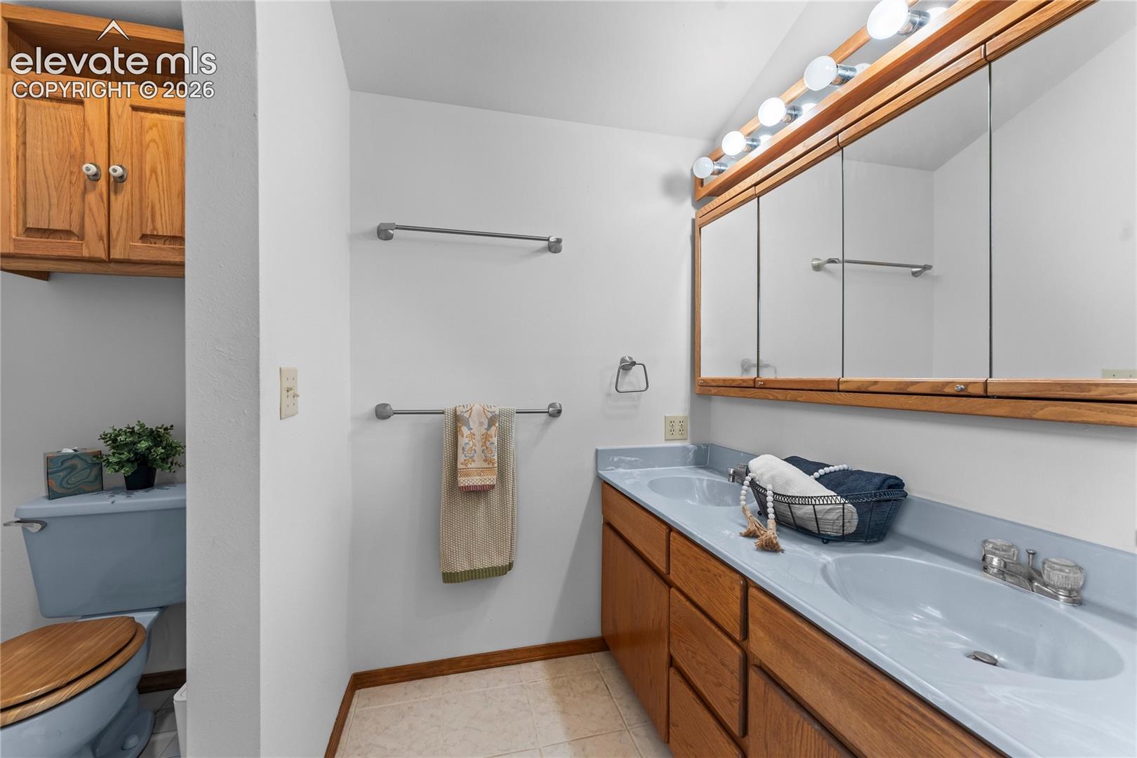 Listing photo 33 for 5870 Pemberton Way