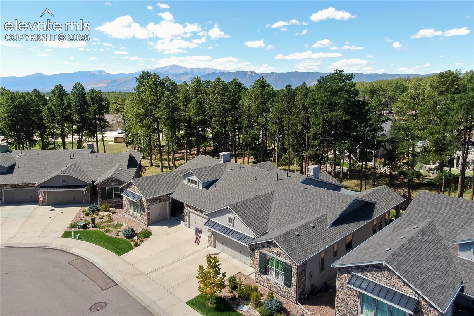 Listing photo 2 for 16352 Woodward Terrace