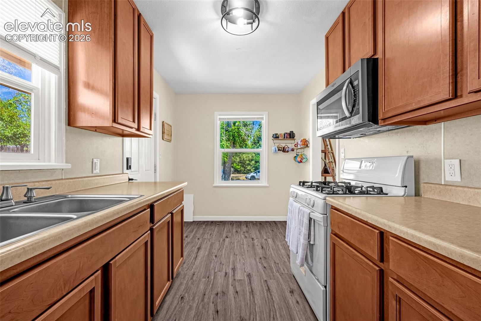 Listing photo 9 for 3023 2nd Avenue