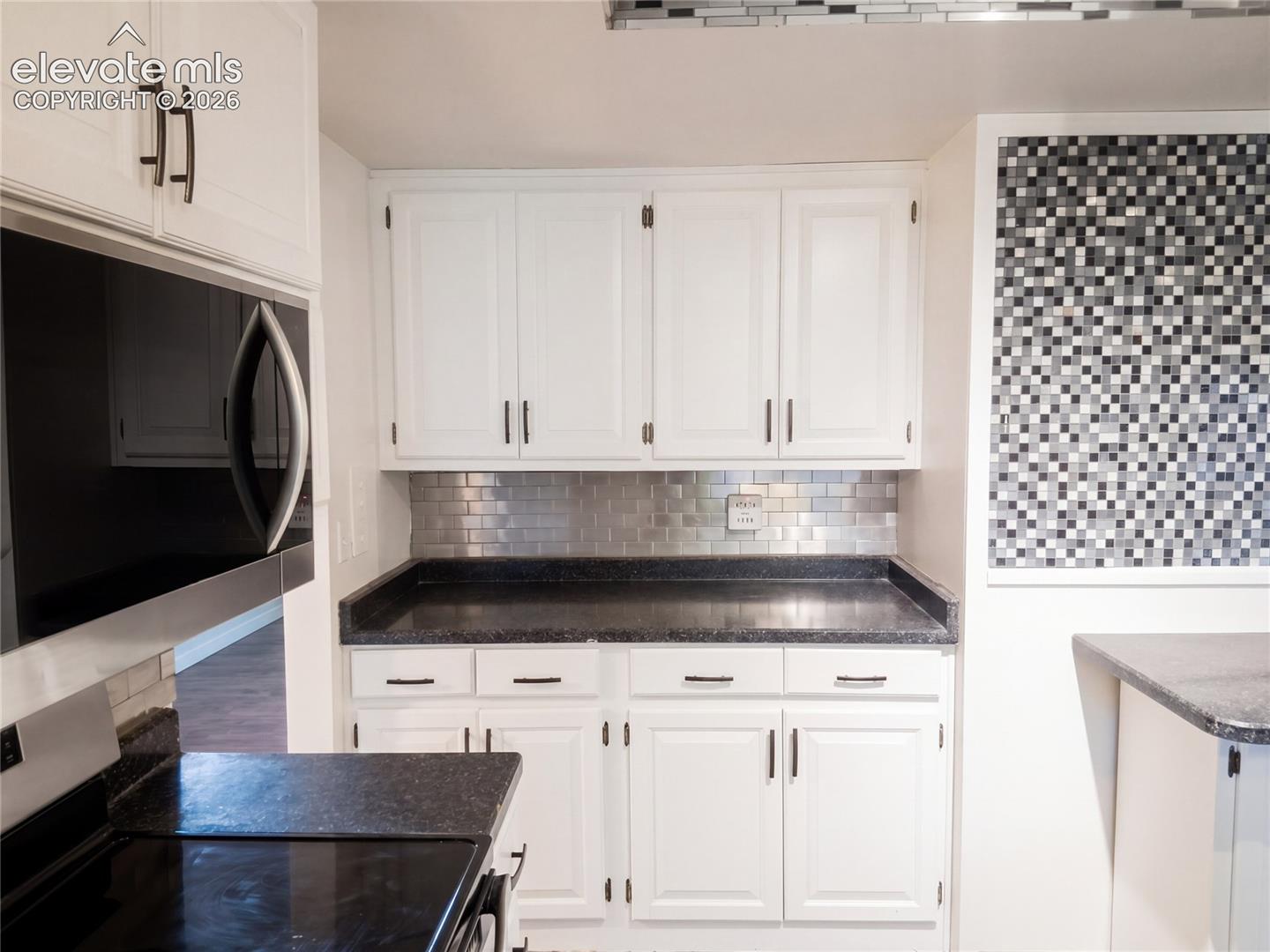 Listing photo 7 for 4015 Valli Vista Road