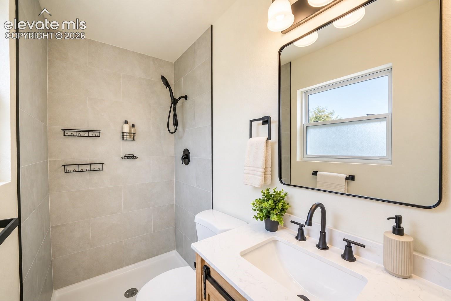 Listing photo 15 for 4020 Manzana Court