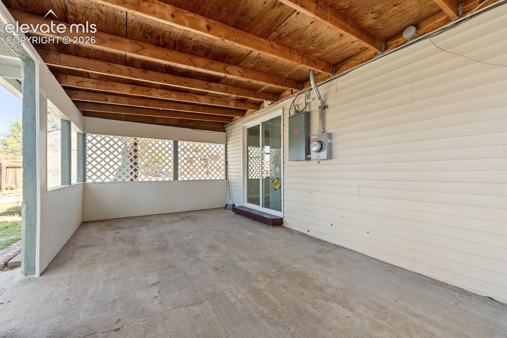 Listing photo 21 for 2102 W 29th Street