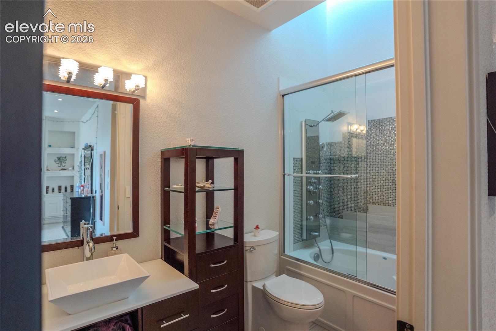 Listing photo 31 for 5638 Venezia Way