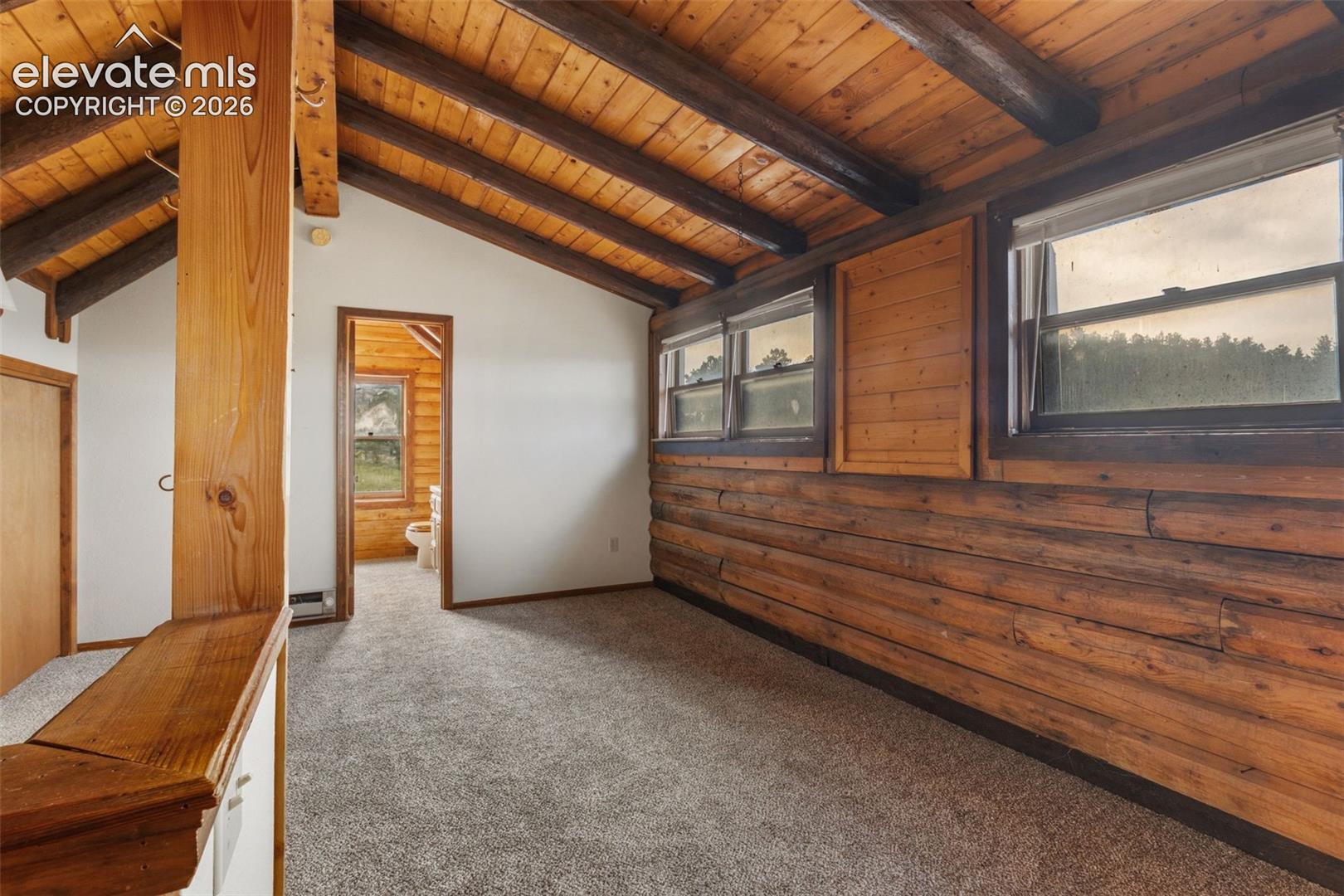 Listing photo 16 for 258 Appian Way