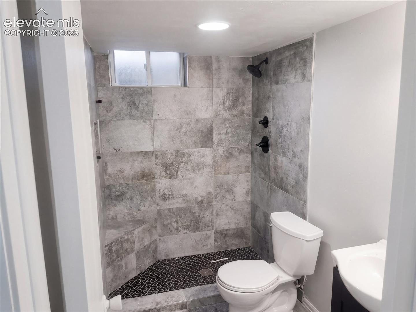Listing photo 34 for 4015 Valli Vista Road