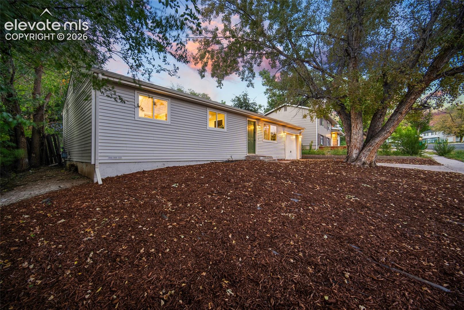 Listing photo 27 for 3928 E Pikes Peak Avenue