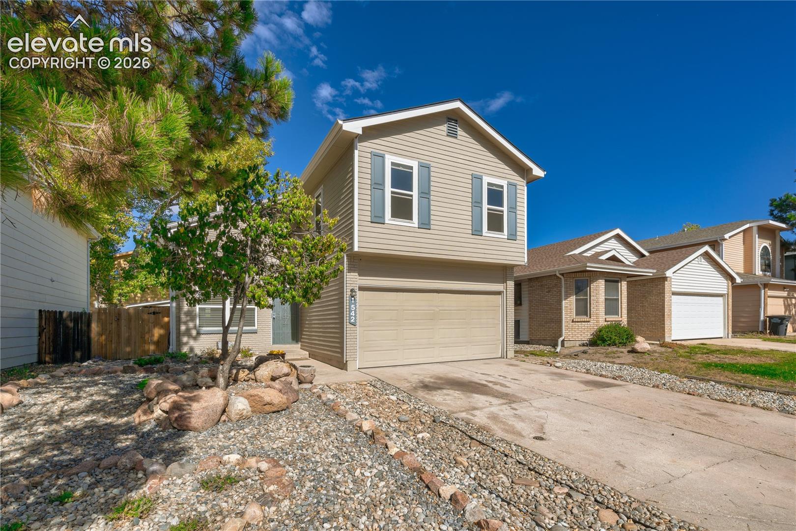 1542 4th Street, photo 2