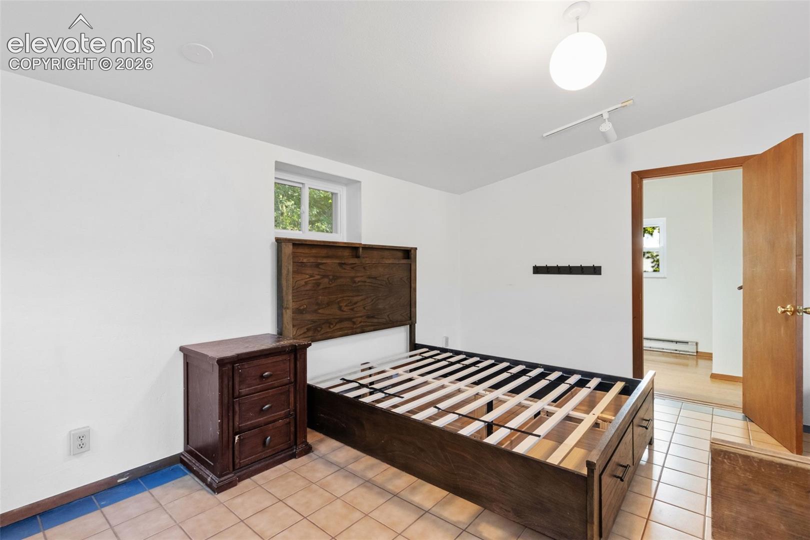 Listing photo 15 for 220 Illinois Avenue