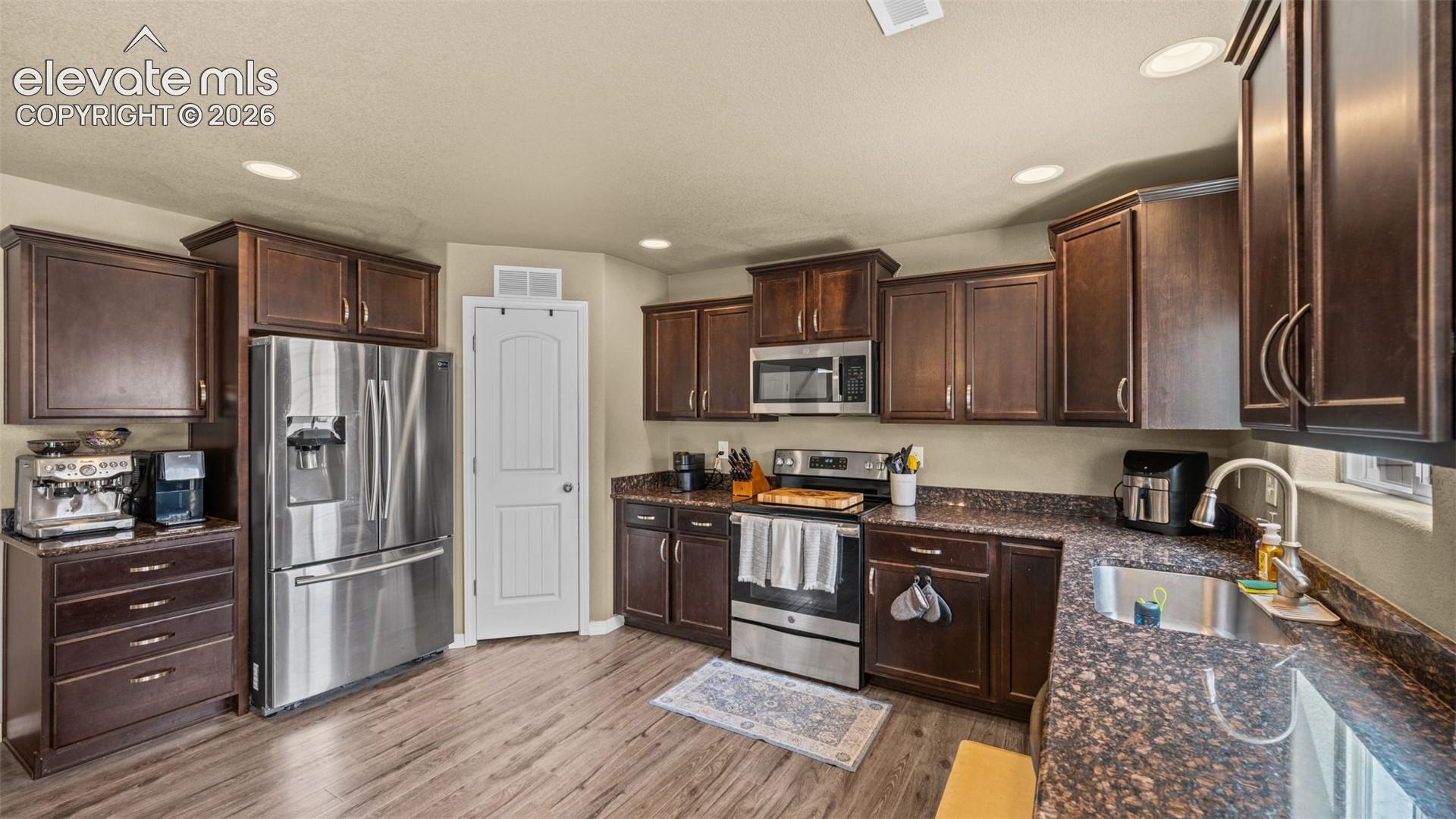 Listing photo 13 for 10857 Hidden Prairie Parkway
