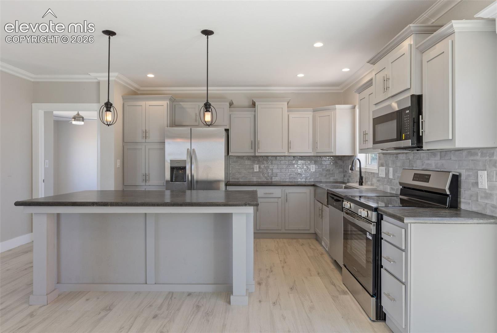 Listing photo 12 for 23767 Redtail Drive