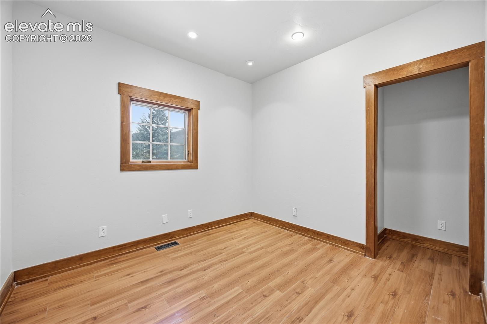 Listing photo 24 for 9795 Mountain Road