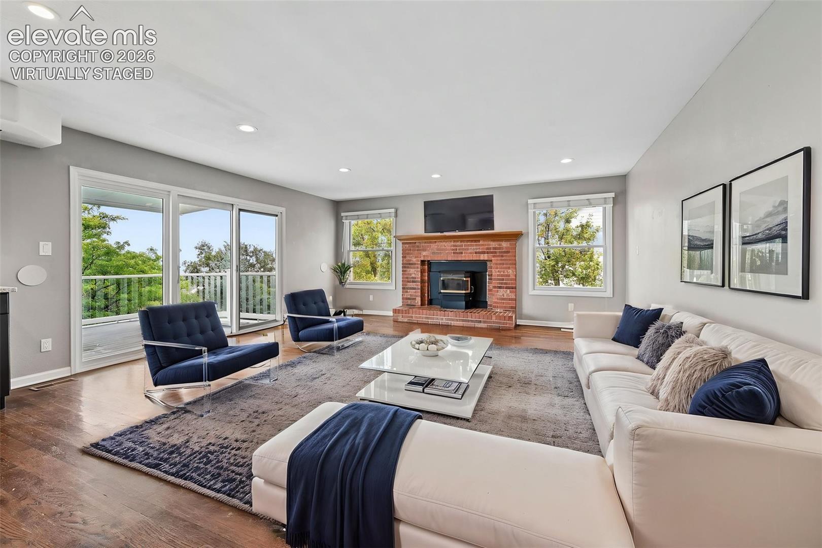 Listing photo 13 for 5365 Broadmoor Bluffs Drive