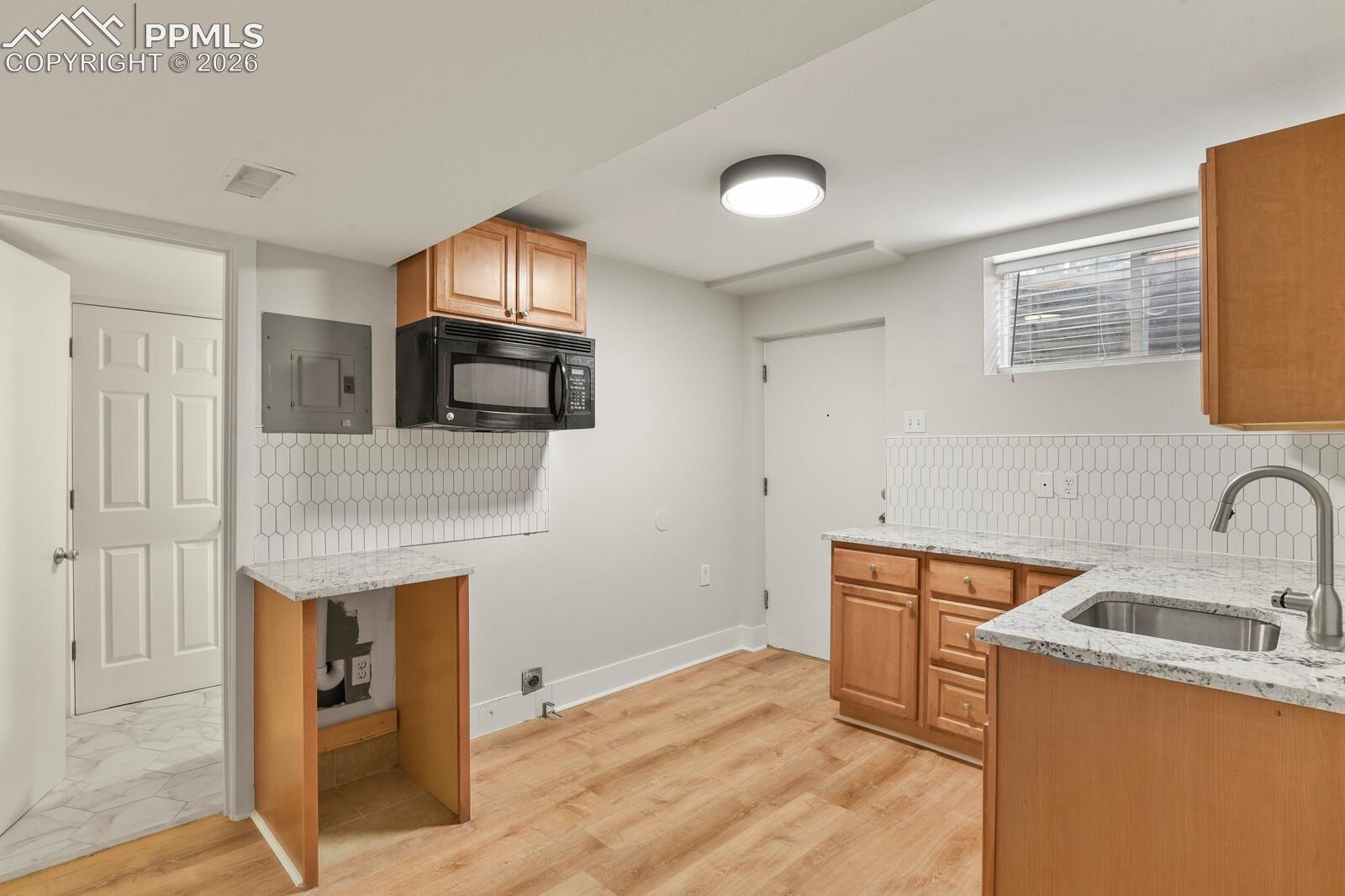 Listing photo 33 for 691 S Holly Street
