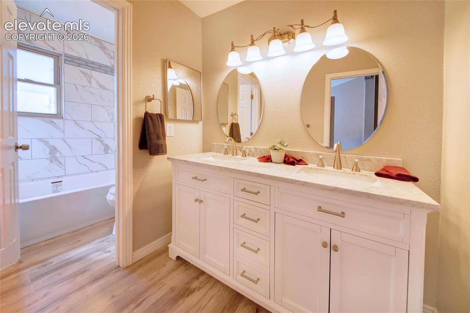 Listing photo 9 for 6425 Galway Drive
