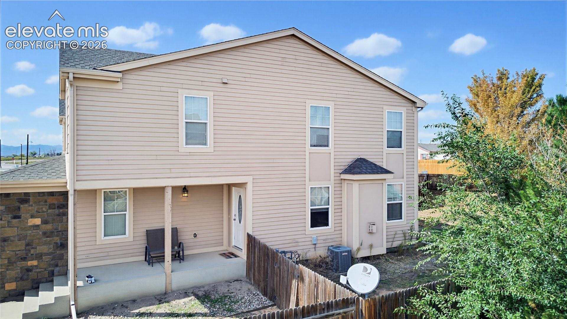 Listing photo 4 for 6644 Gelbvieh Road