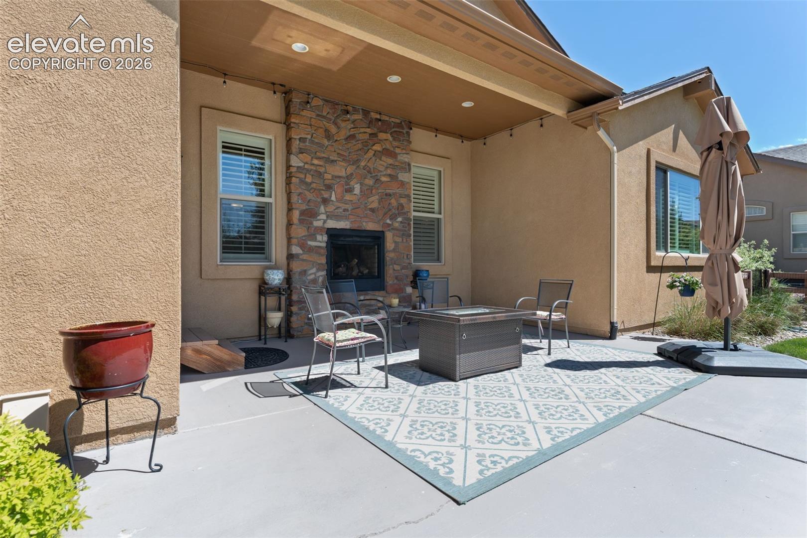 Listing photo 4 for 1168 Old North Gate Road